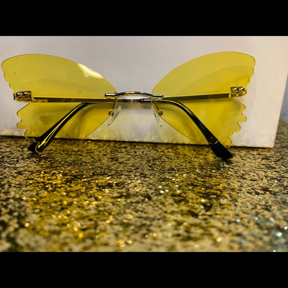Butterfly Shades - Picture 3 of 7